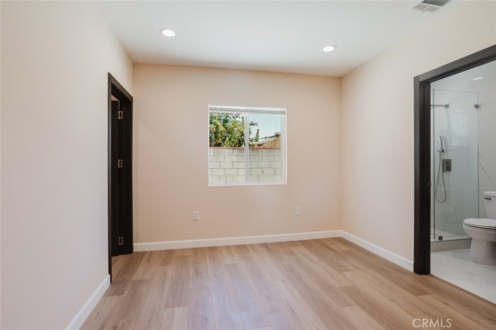 6550 Beeman Avenue - Photo 14