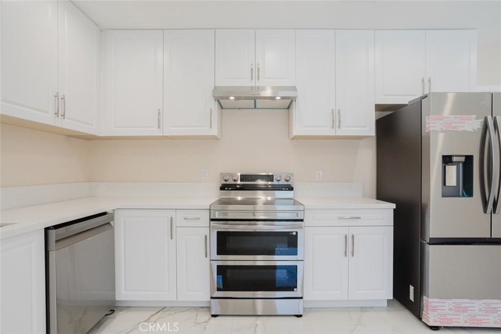 6550 Beeman Avenue - Photo 8