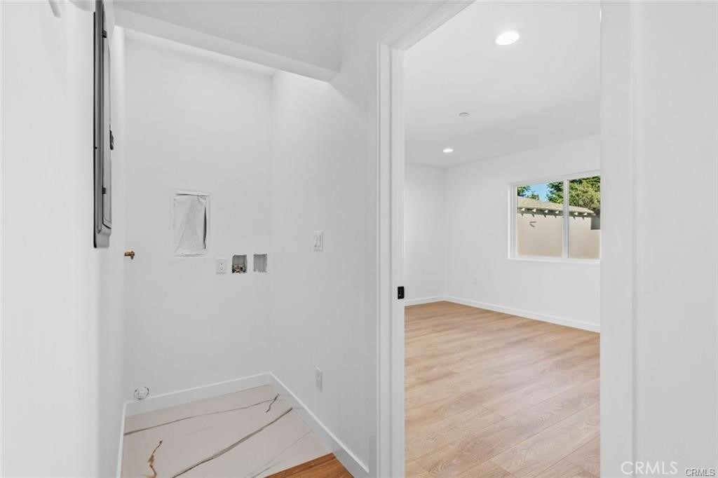 6842 Cedros Avenue - Photo 18