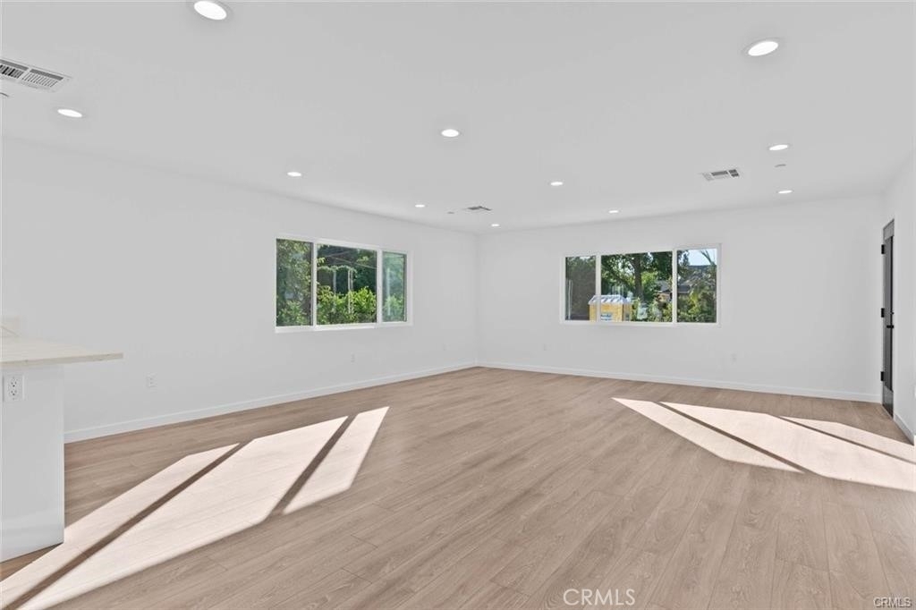 6842 Cedros Avenue - Photo 9