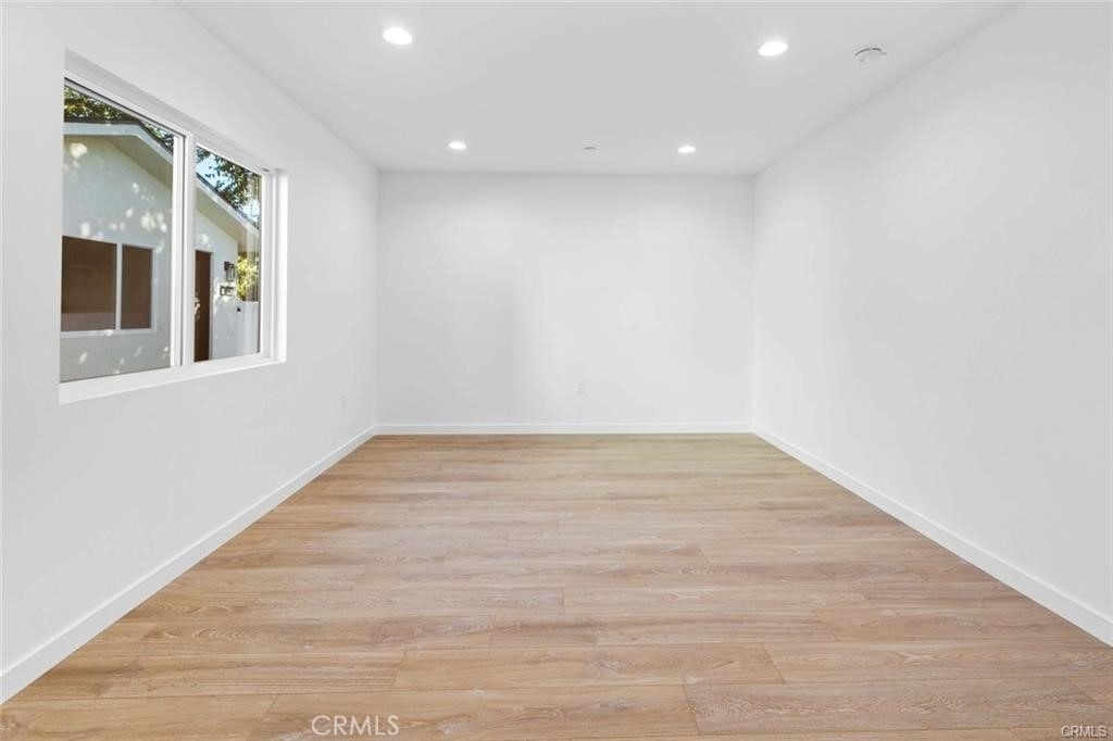 6842 Cedros Avenue - Photo 20