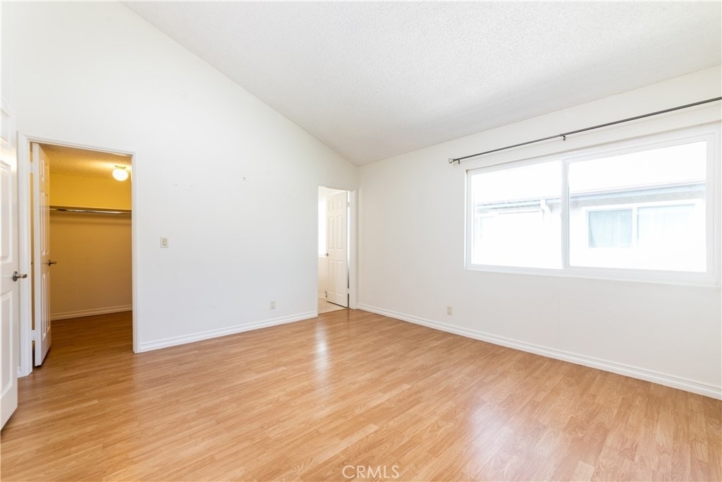 12416 Magnolia Boulevard - Photo 10