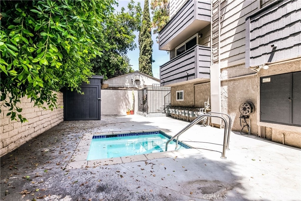 12416 Magnolia Boulevard - Photo 24