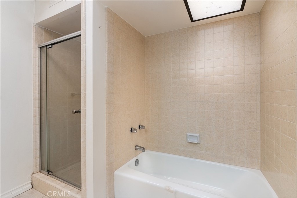 12416 Magnolia Boulevard - Photo 15