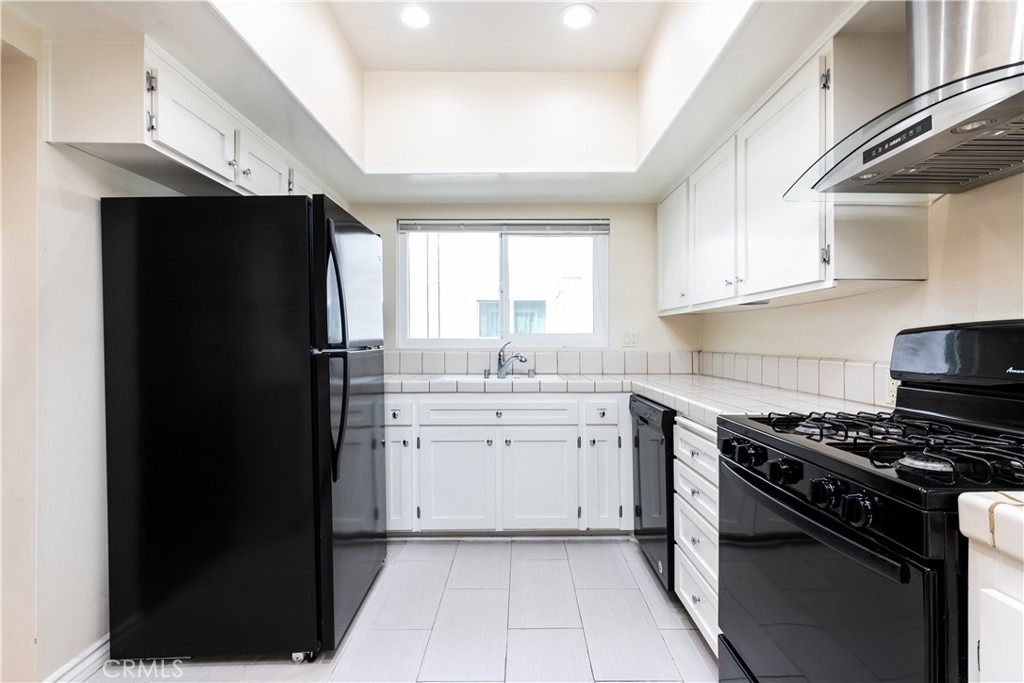 12416 Magnolia Boulevard - Photo 7