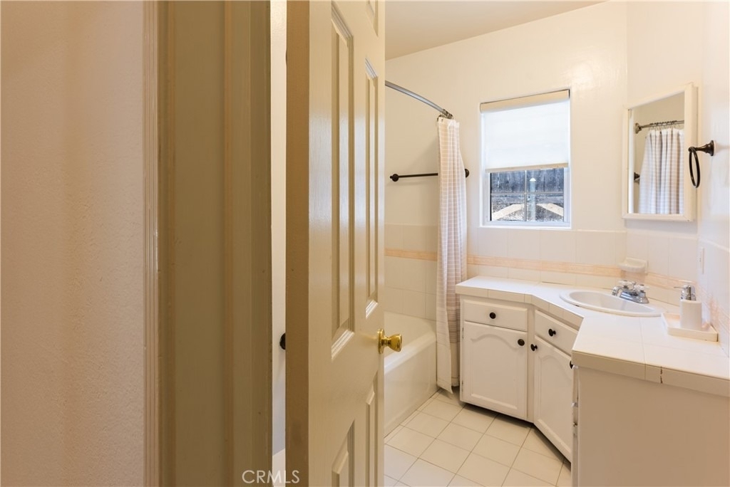 4722 Ventura Canyon - Photo 29