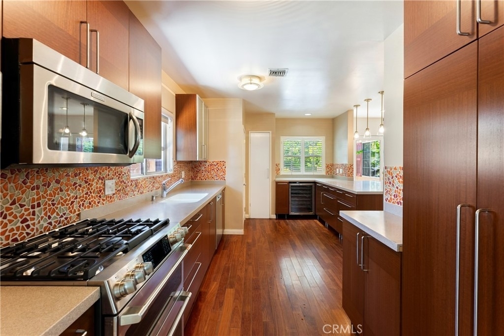4722 Ventura Canyon - Photo 10