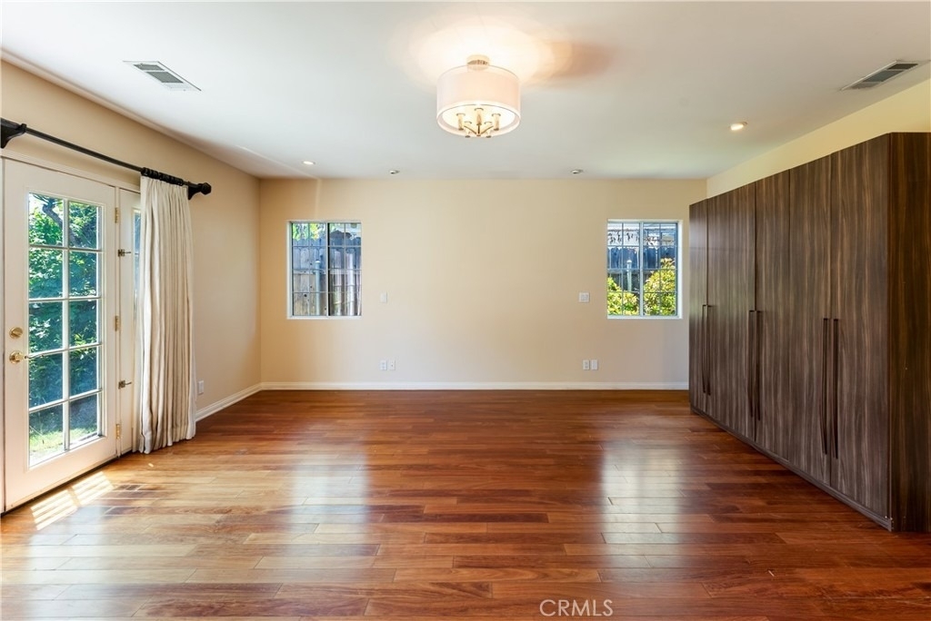 4722 Ventura Canyon - Photo 28