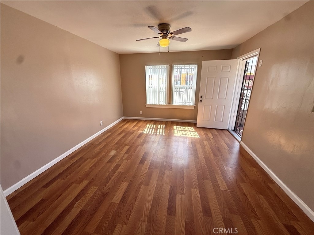 12924 Prairie Avenue - Photo 5