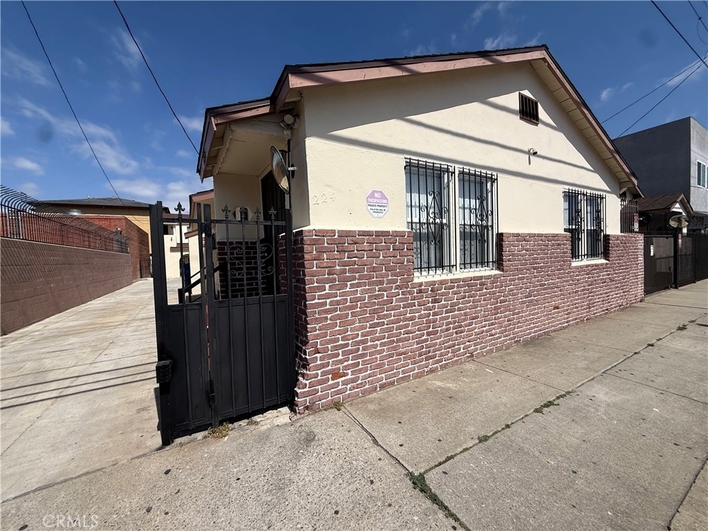 12924 Prairie Avenue - Photo 0