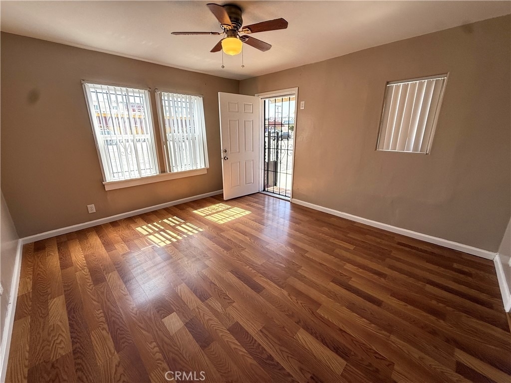 12924 Prairie Avenue - Photo 4