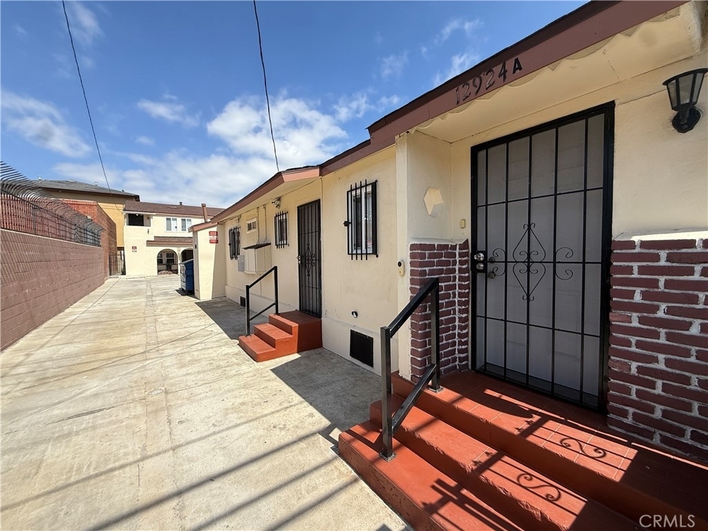 12924 Prairie Avenue - Photo 1