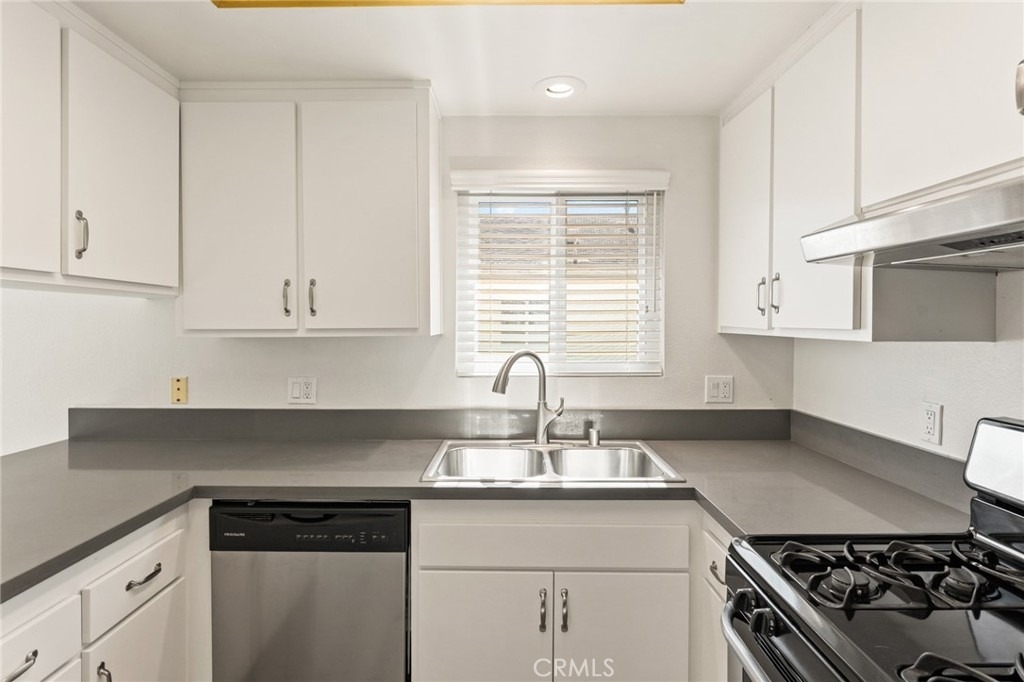 17972 Baron Circle - Photo 12