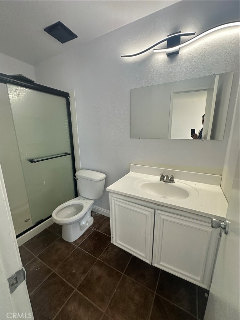 1735 E Washington - Photo 2