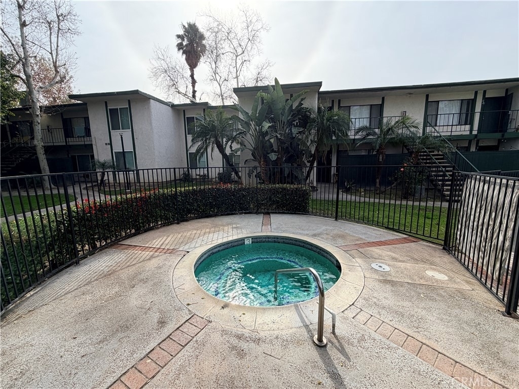 1735 E Washington - Photo 14