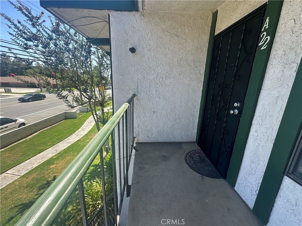 1735 E Washington - Photo 1
