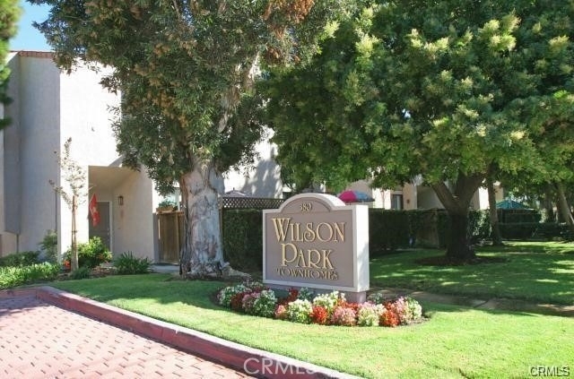 380 W Wilson - Photo 0