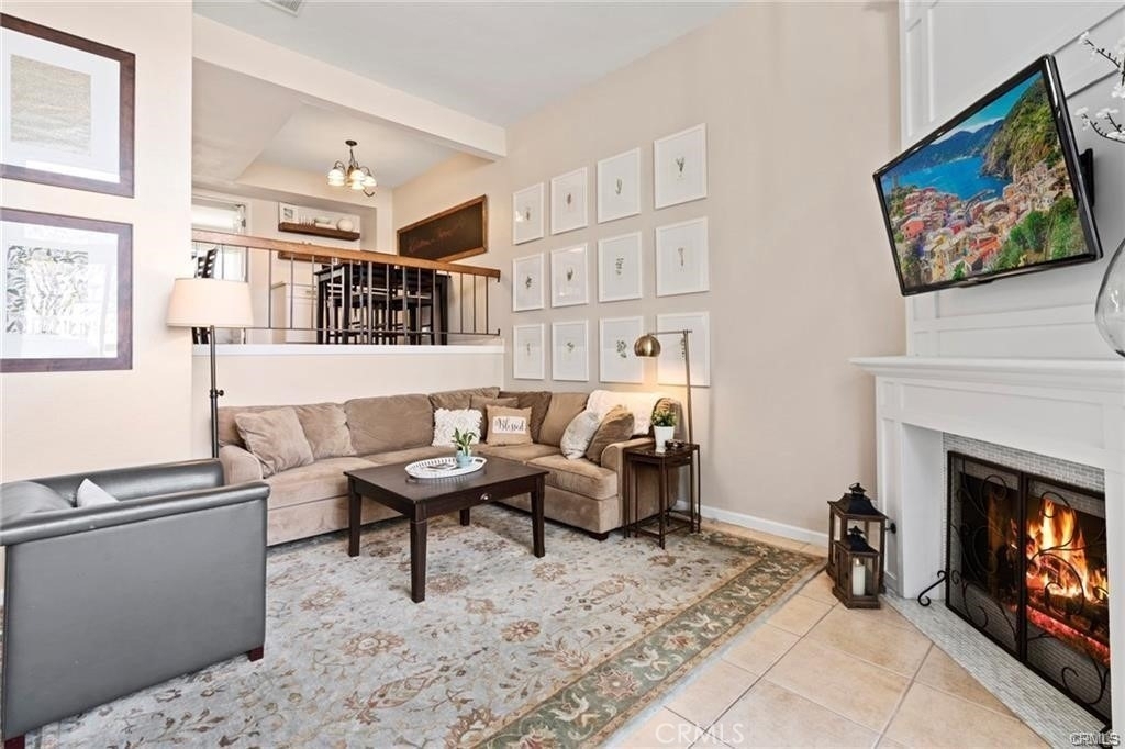 380 W Wilson - Photo 3