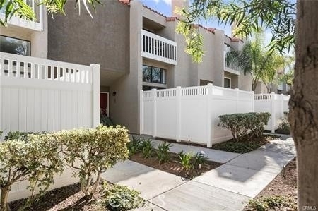 380 W Wilson - Photo 2