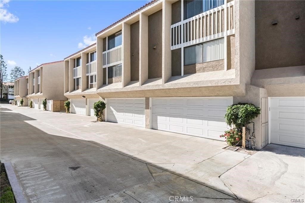 380 W Wilson - Photo 11