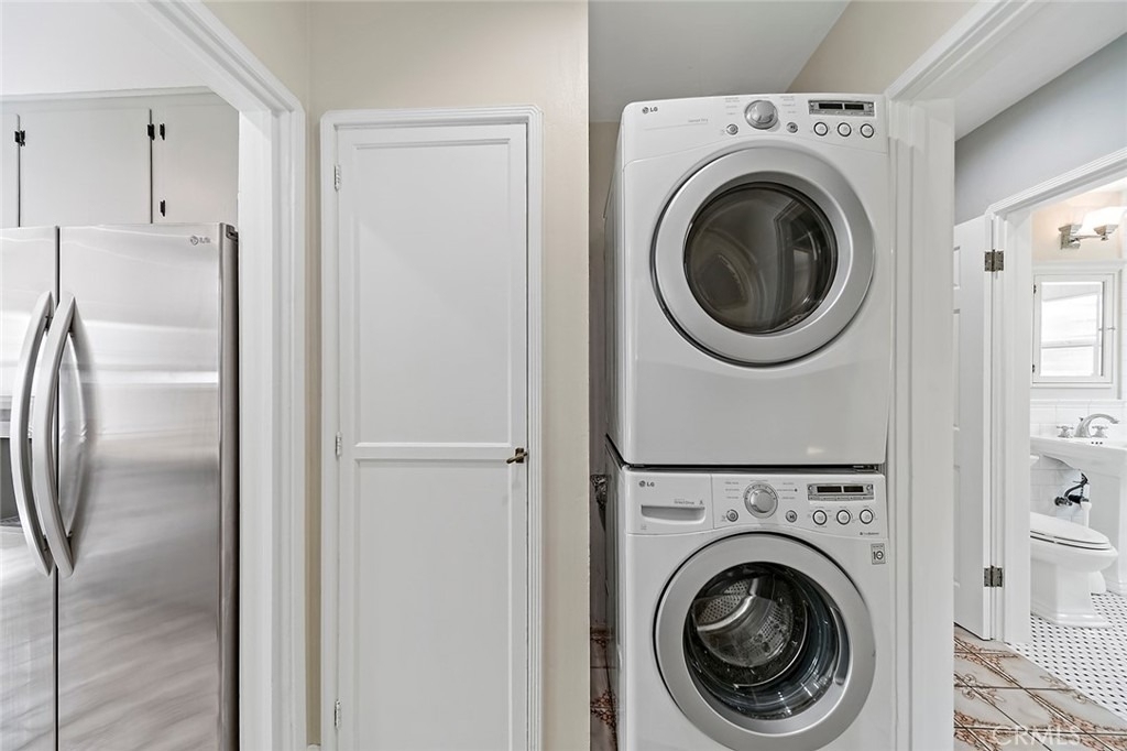 348 W Spazier Avenue - Photo 4
