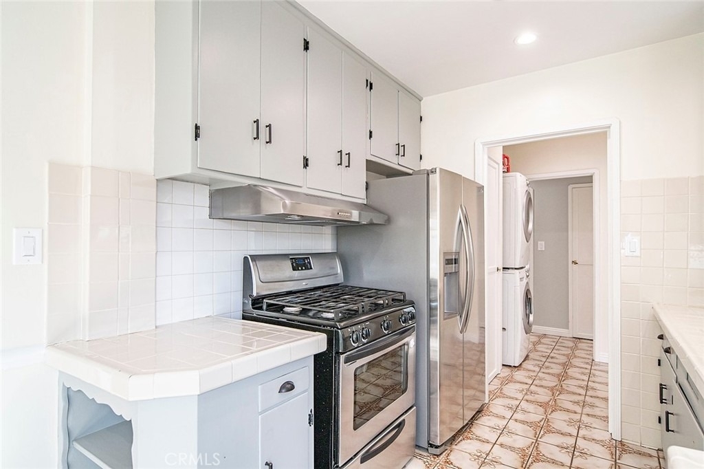 348 W Spazier Avenue - Photo 3