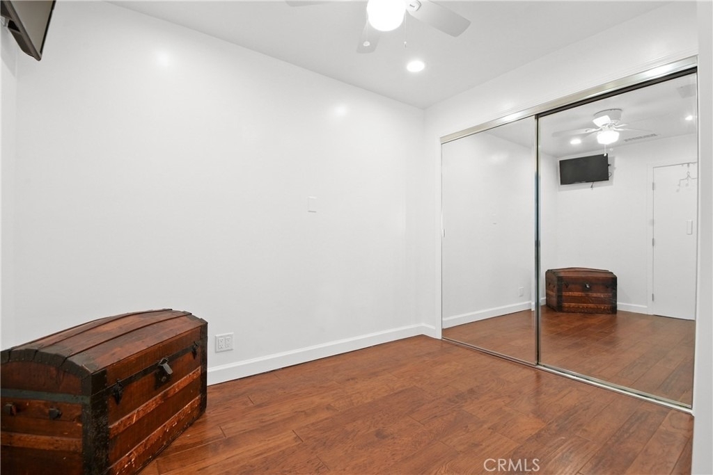 642 W Terrylynn Place - Photo 11
