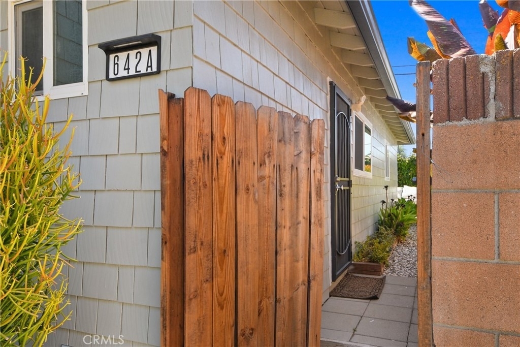 642 W Terrylynn Place - Photo 14