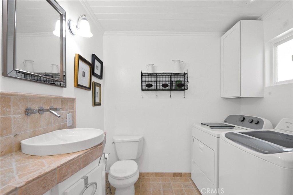 642 W Terrylynn Place - Photo 13