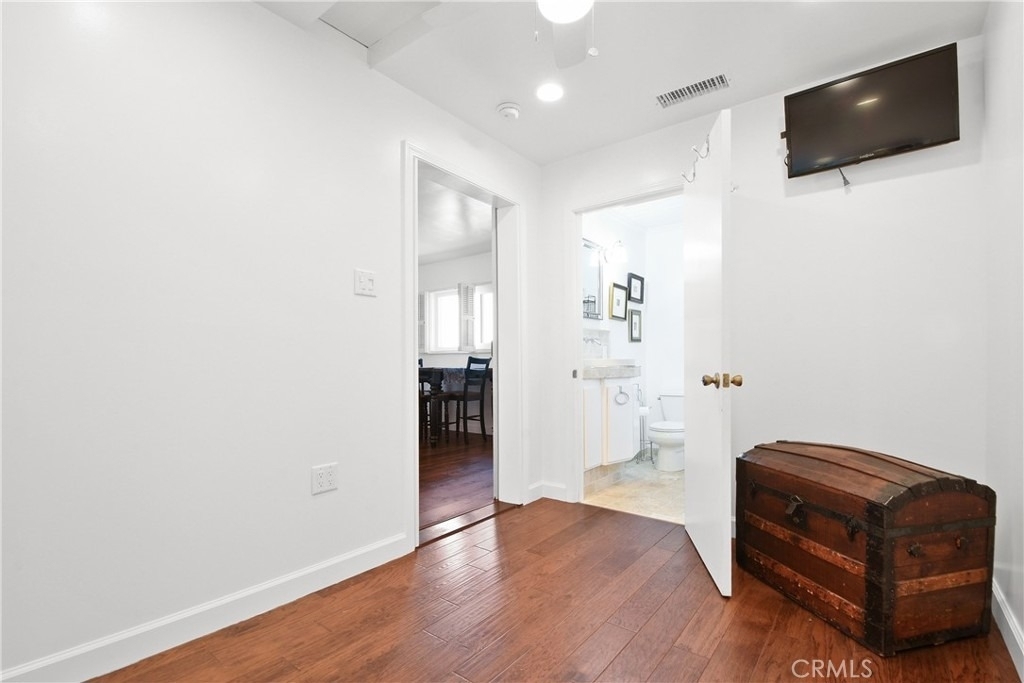 642 W Terrylynn Place - Photo 12