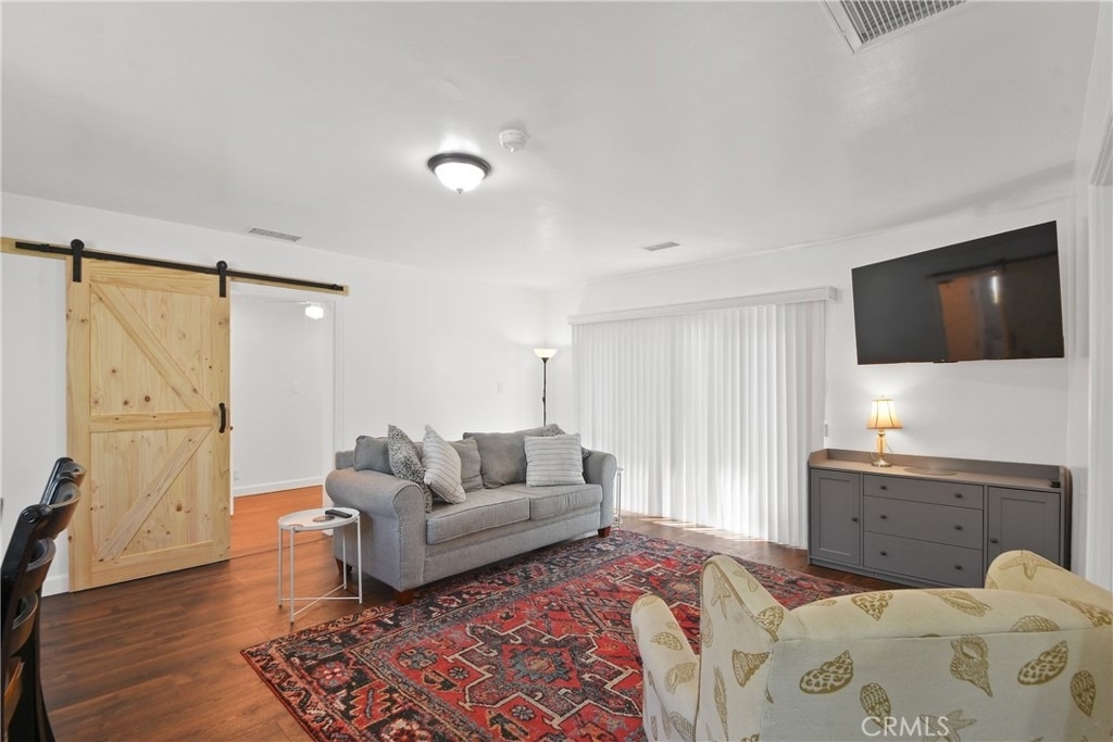 642 W Terrylynn Place - Photo 2