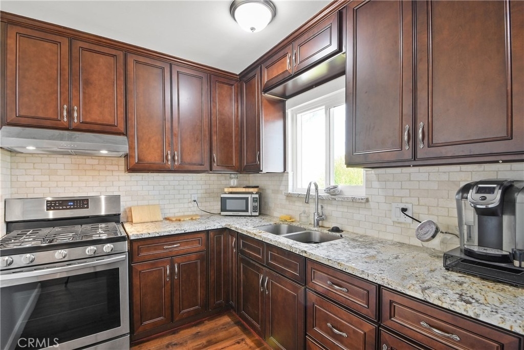 642 W Terrylynn Place - Photo 6