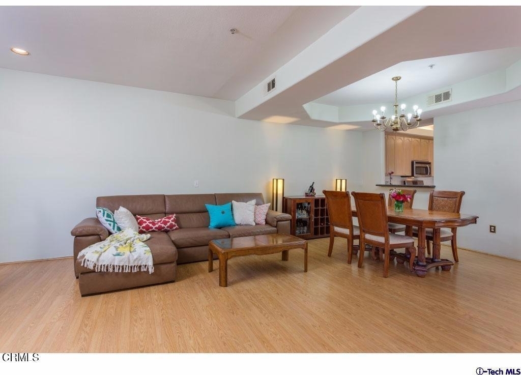 2469 Montrose Avenue - Photo 6
