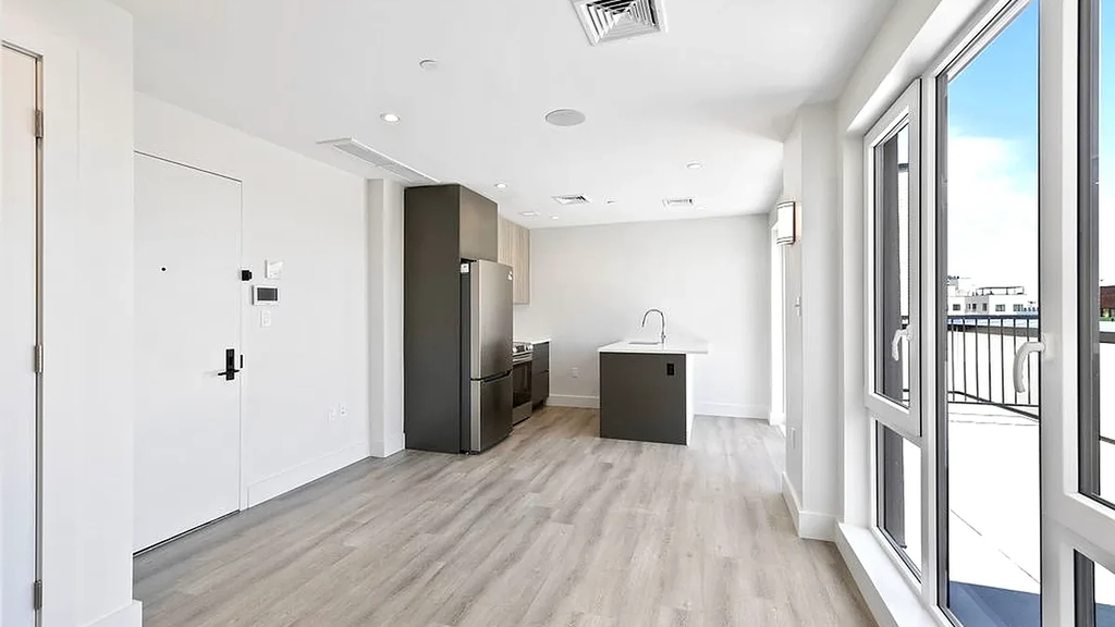 2605 Snyder Ave 11226 - Photo 5