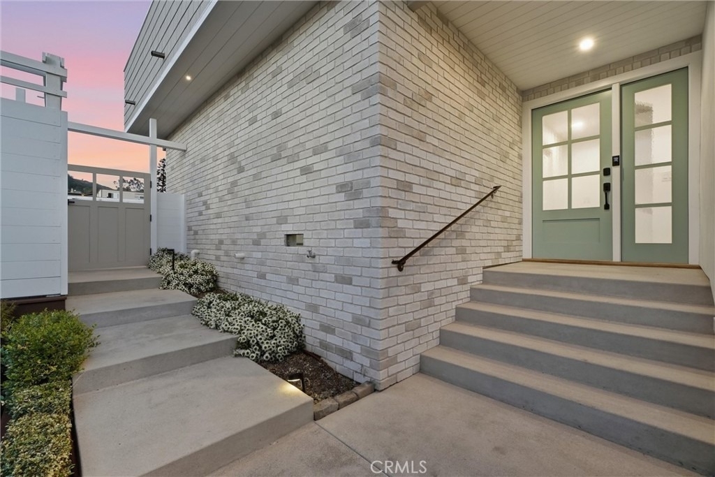 575 Through - Photo 4