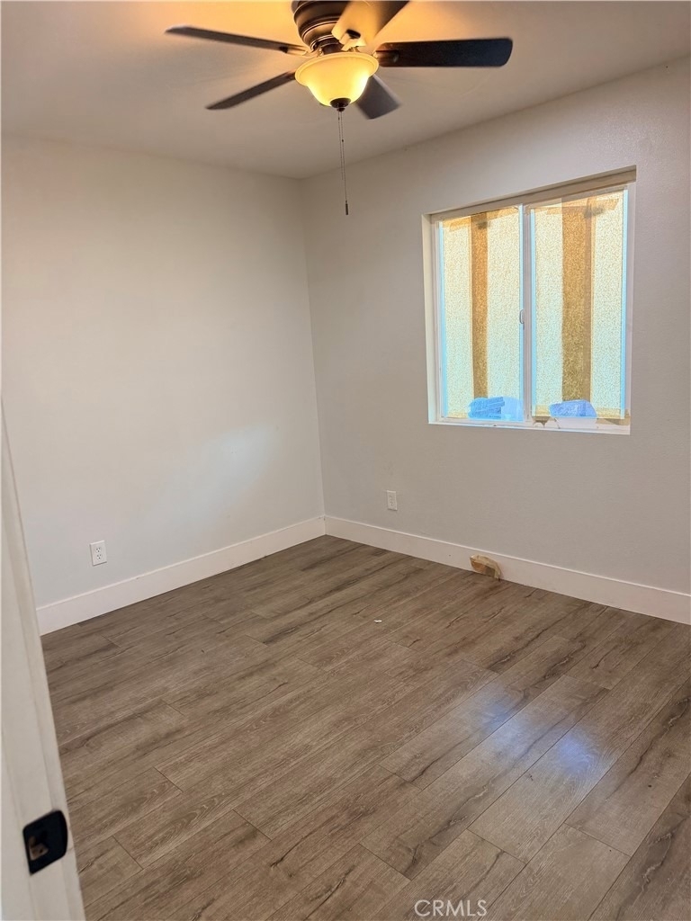 1554 W 7th St - Photo 7