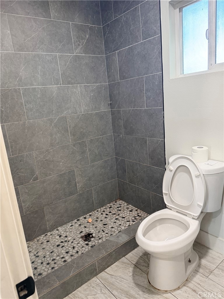 1554 W 7th St - Photo 9