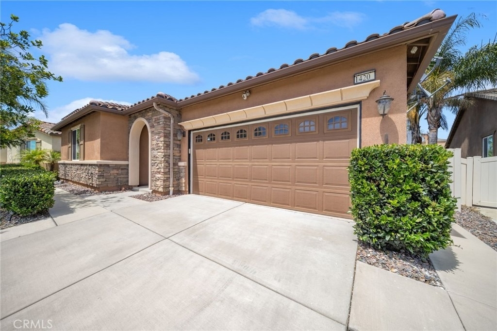 1420 Yarrow - Photo 2