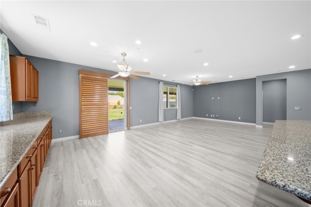 1420 Yarrow - Photo 8