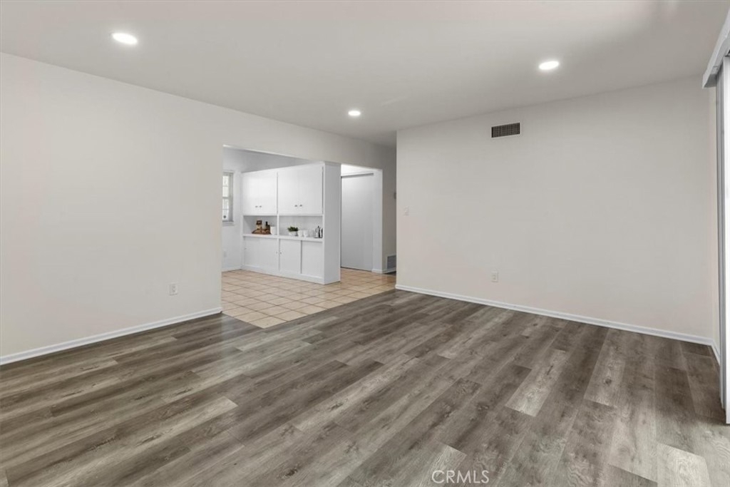 529 W Blaine Street - Photo 3