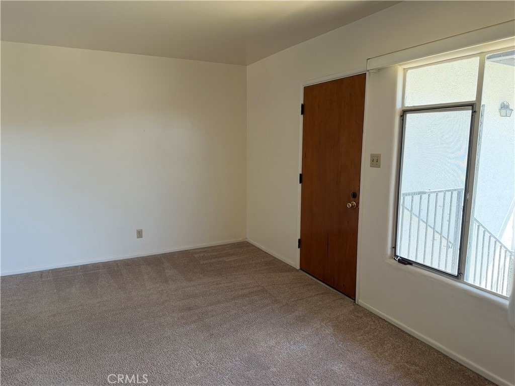 20 W Grand - Photo 1