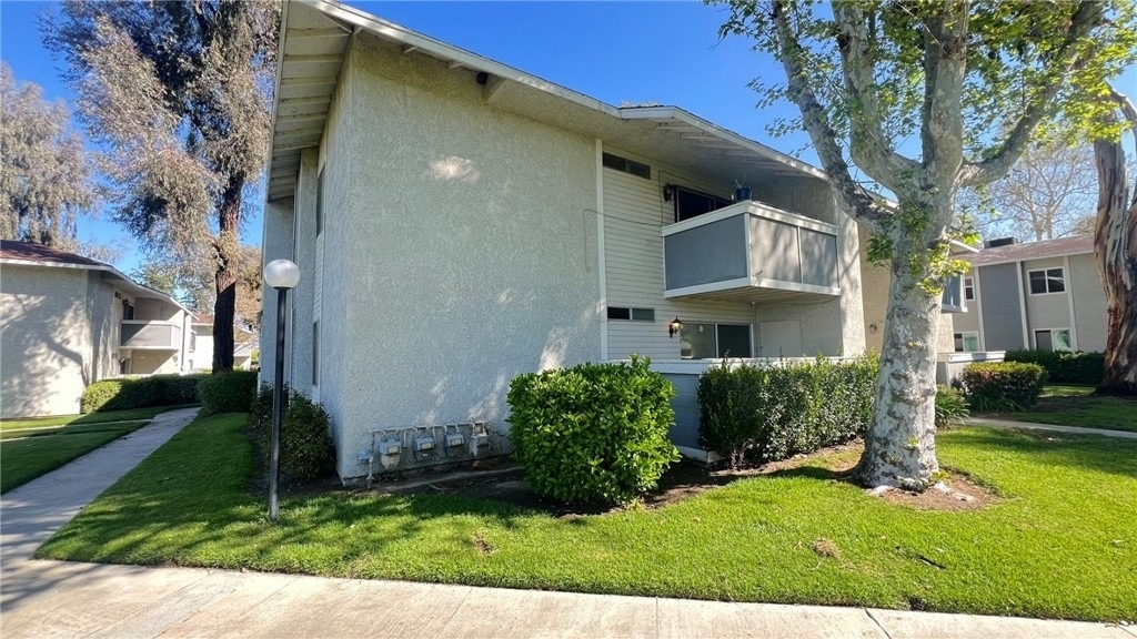 26200 Redlands - Photo 0
