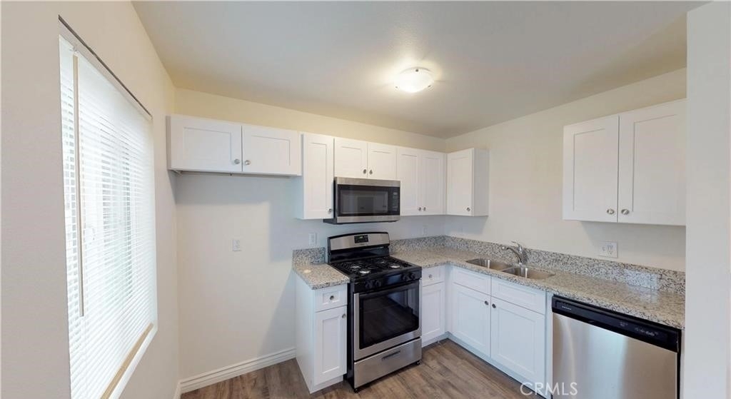 9395 Mission Boulevard - Photo 2