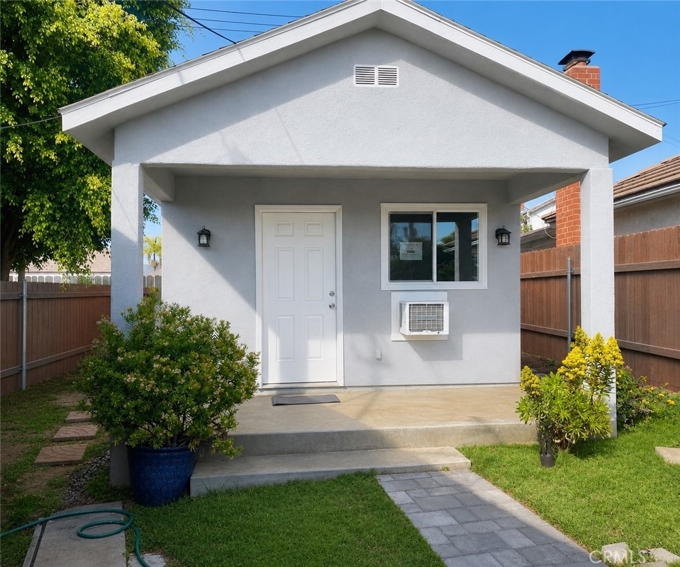 1609 W Badillo - Photo 1