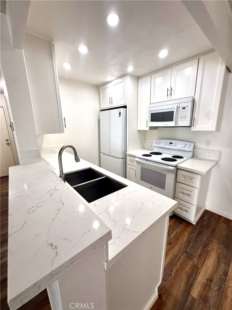 8163 Redlands - Photo 9