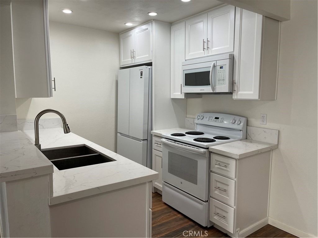 8163 Redlands - Photo 6