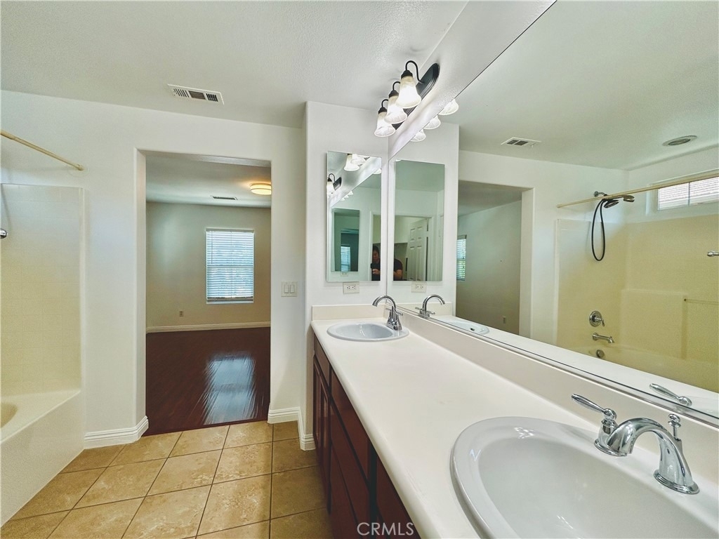 14602 Longwood - Photo 22