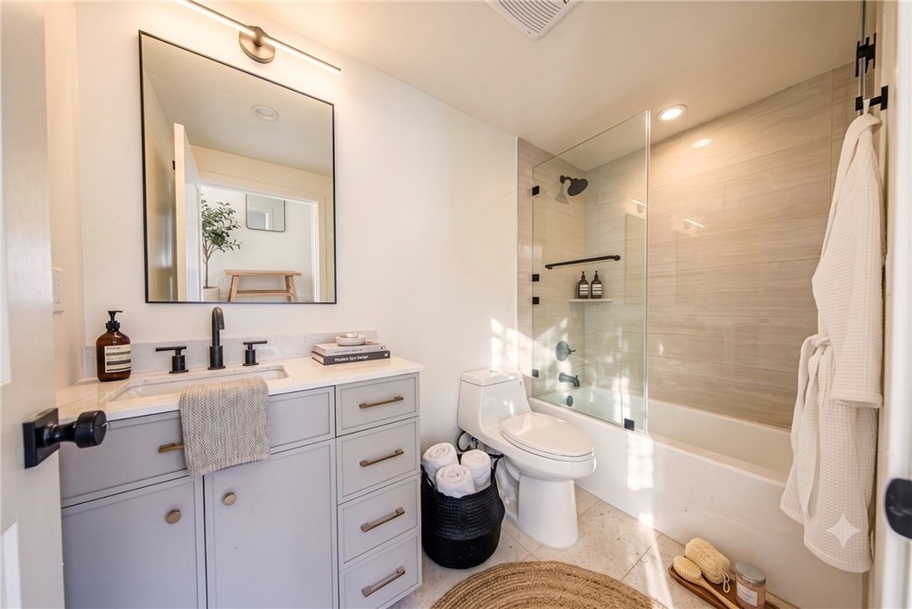 5933 Comey Avenue - Photo 4