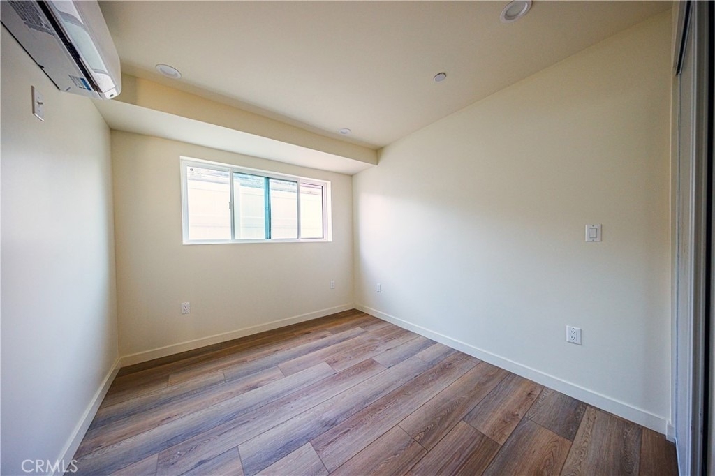 5933 Comey Avenue - Photo 11