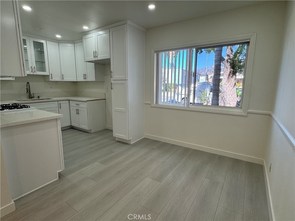 350 W Wilson - Photo 4